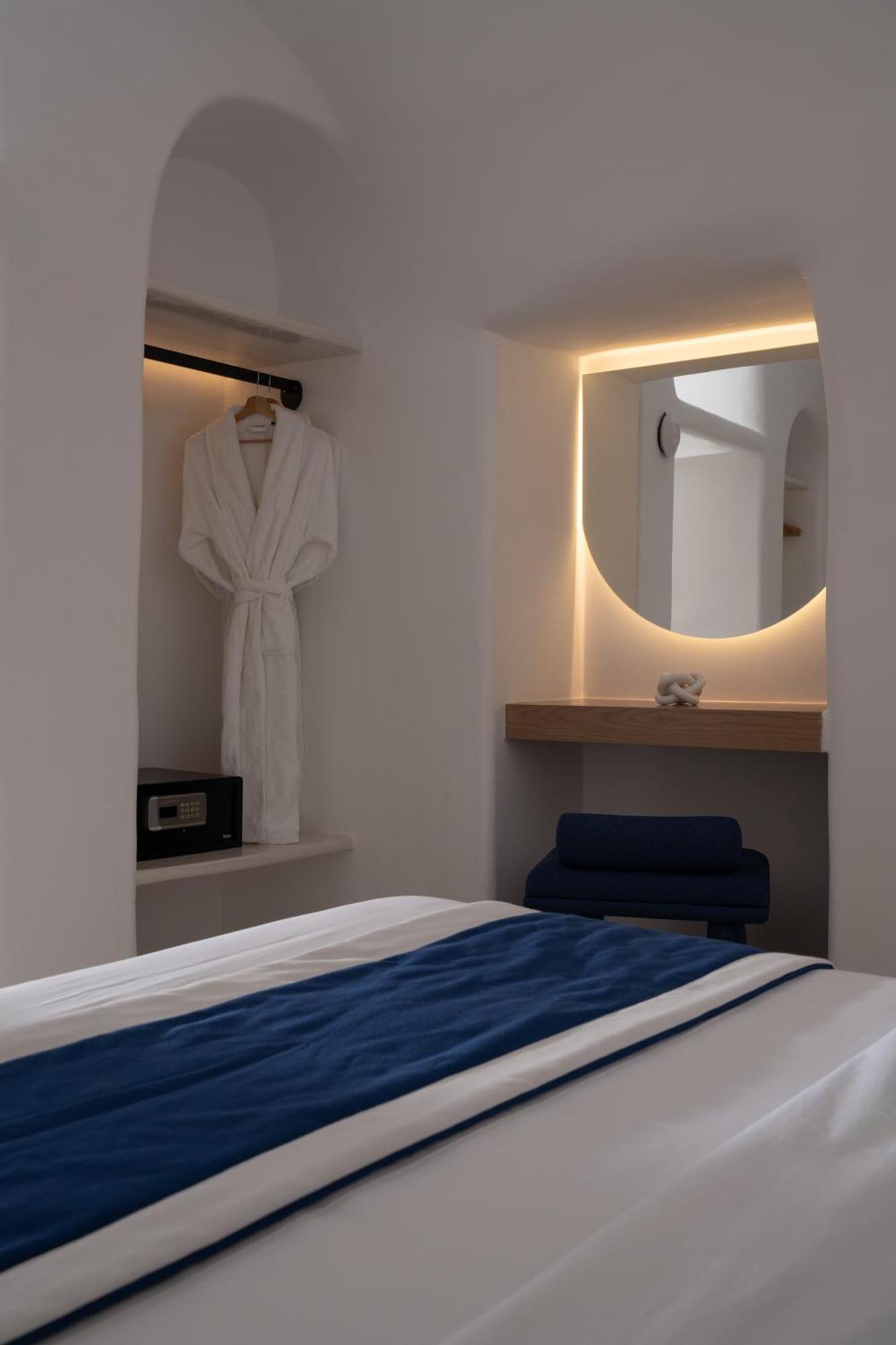 U & Me Suites Firá Buitenkant foto